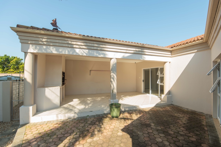 4 Bedroom Property for Sale in Summerstrand Eastern Cape